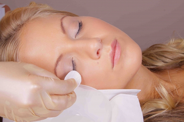 BINACIL Eyelash & Eyebrow Tint - Instruction Step 10 BINACIL Eyelash & Eyebrow Tint - Instruction Step 10