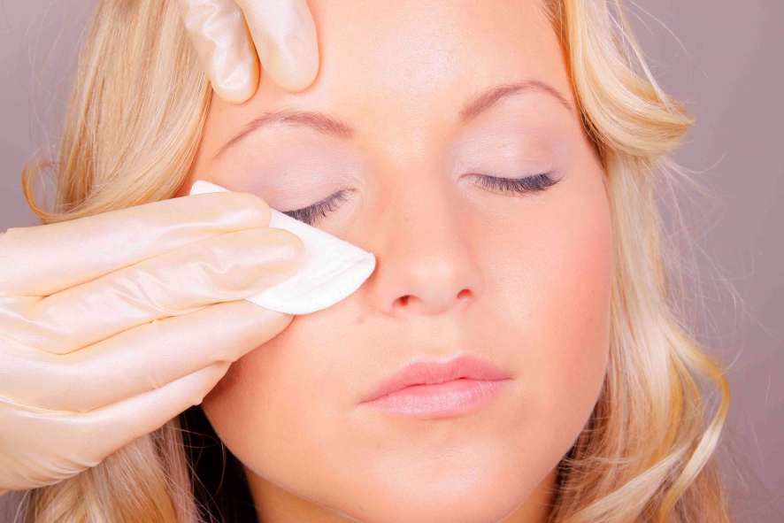 Lash Tinting with BINACIL - Step 9 Lash Tinting with BINACIL - Step 9