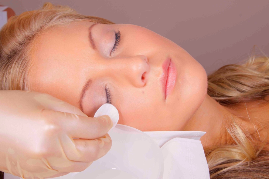 Lash Tinting with BINACIL - Step 10 Lash Tinting with BINACIL - Step 10