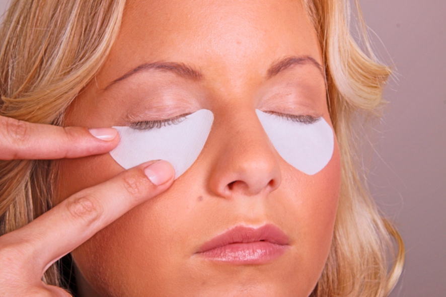 Vopsirea genelor cu BINACIL Pasul 4 Vopsirea genelor cu BINACIL Pasul 4