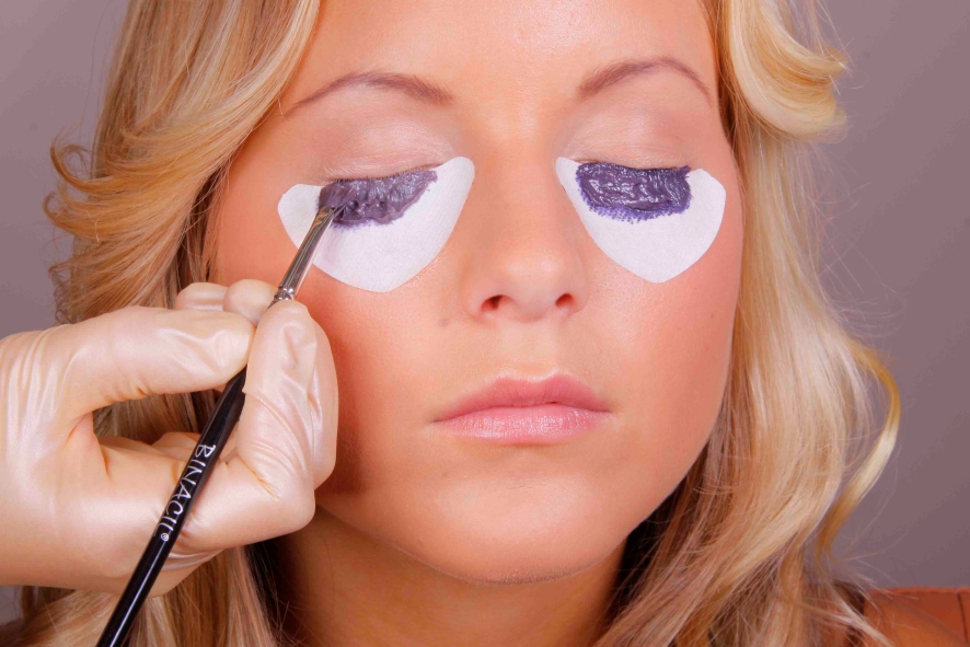 Vopsirea genelor cu BINACIL Pasul 7 Vopsirea genelor cu BINACIL Pasul 7